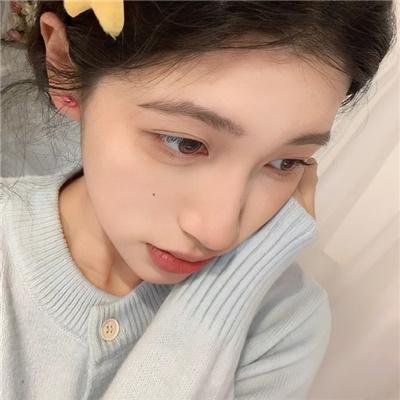 午夜下的刺花 海报
